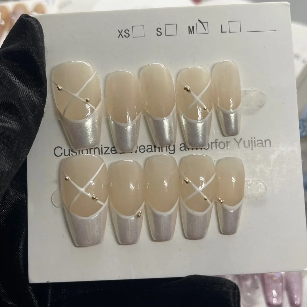 M size Elegant White custom nail set